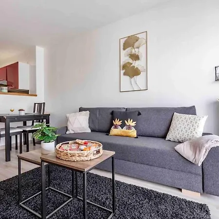 Avec Parking Et Terrasse Metro 7 Et Paris Apartment *