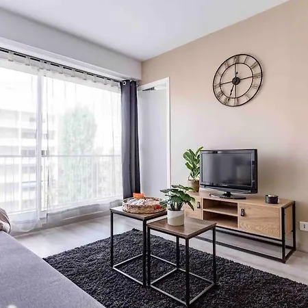 Apartment Avec Parking Et Terrasse Metro 7 Et Paris
